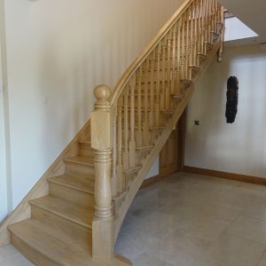 Oak-stairs- ballingearyjoinery.ie3.JPG-1.jpg
